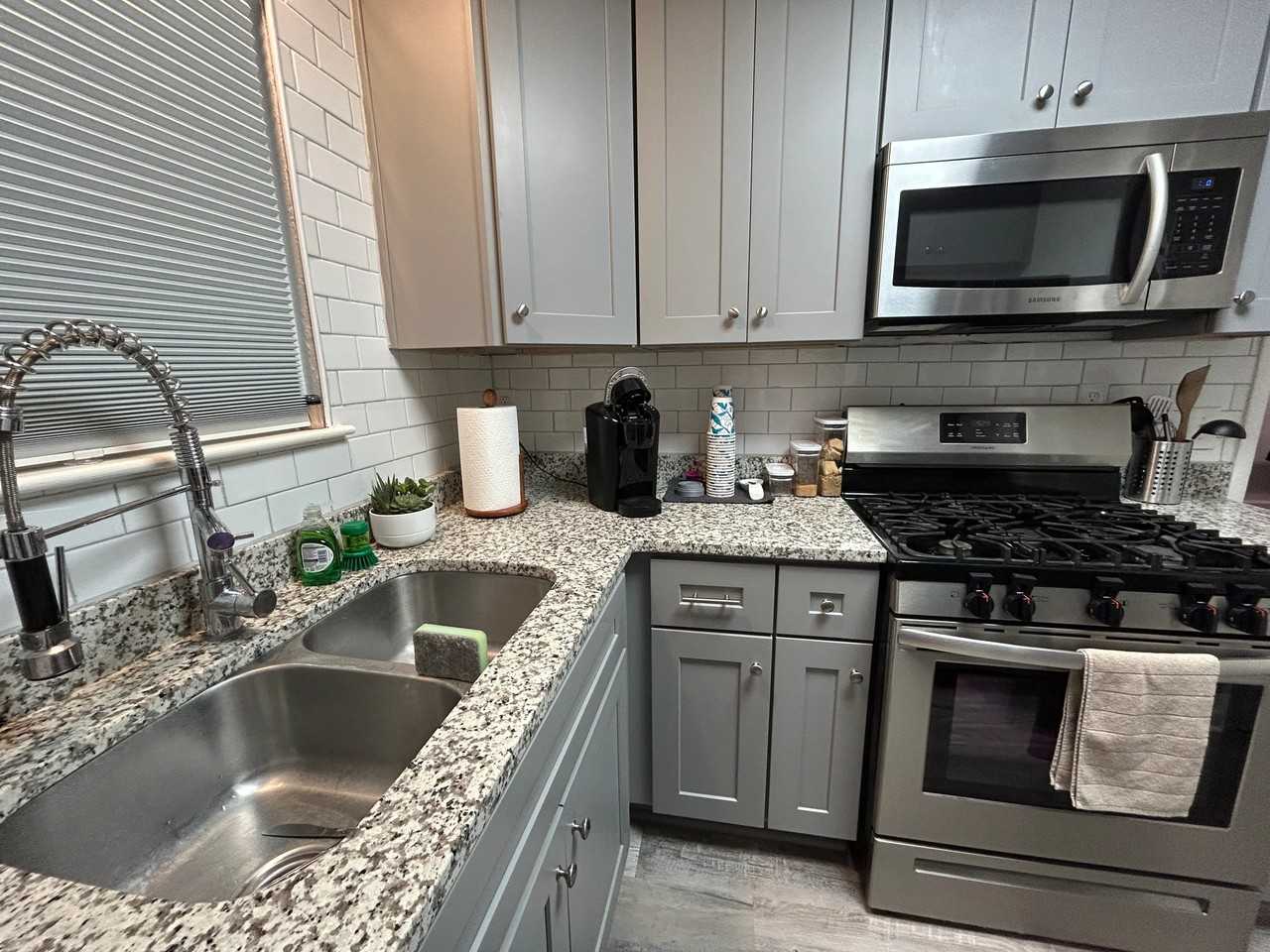 911 Sherman Ln - Photo 5 of 7