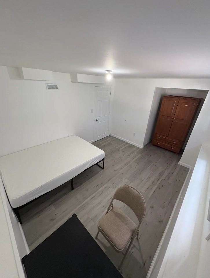 91 Taylor Ave - Photo 3 of 4