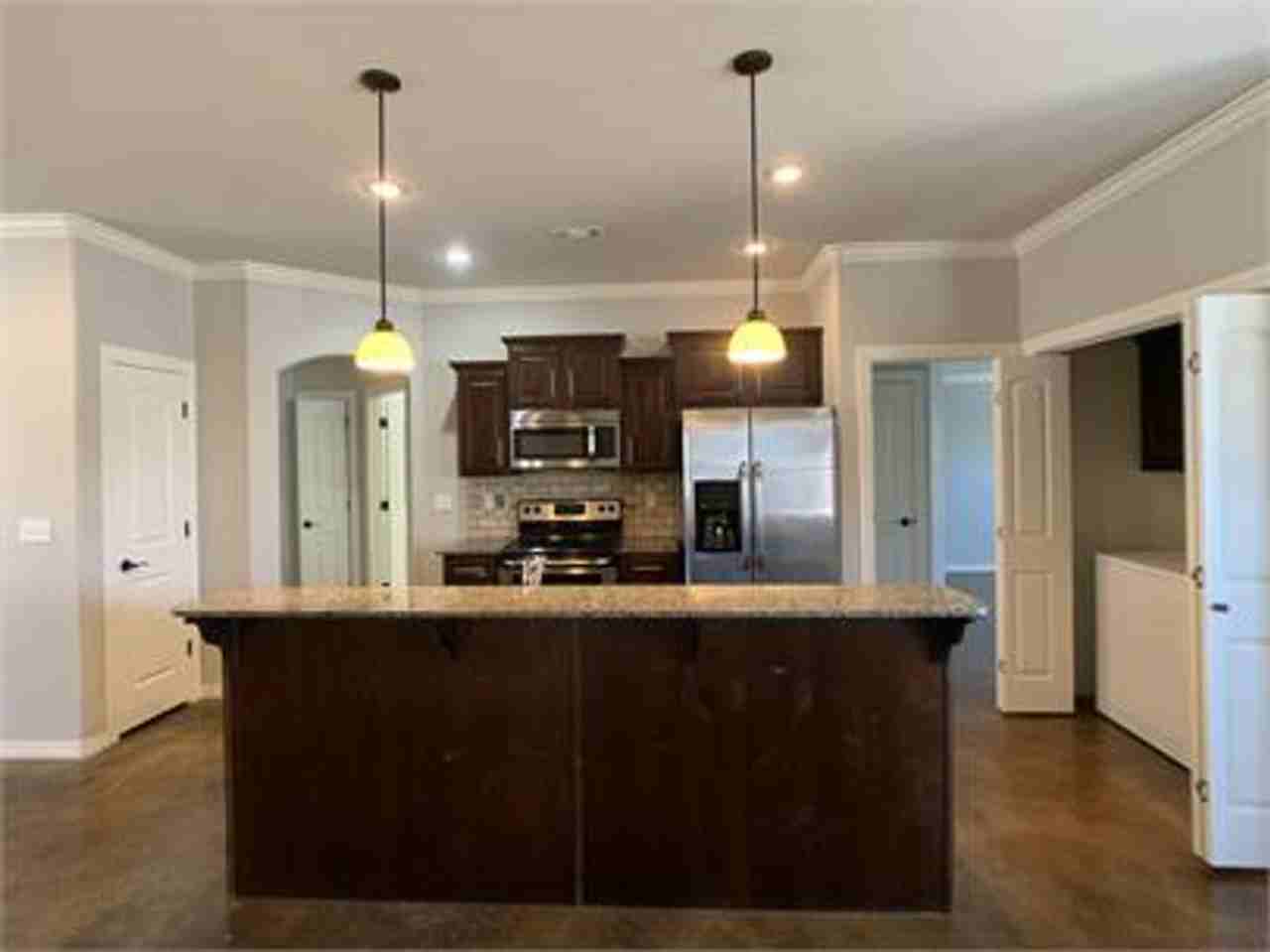 2673 N Sierra Ave - Photo 3 of 11