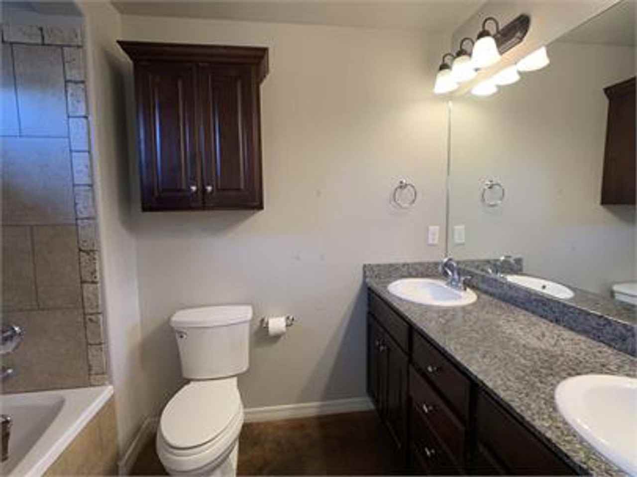 2673 N Sierra Ave - Photo 5 of 11