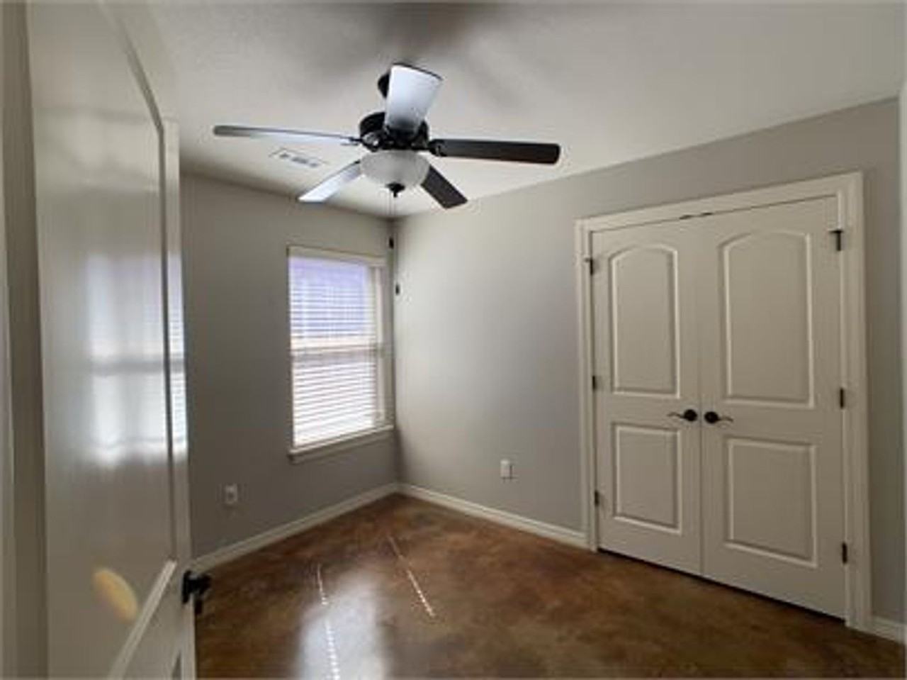 2673 N Sierra Ave - Photo 6 of 11