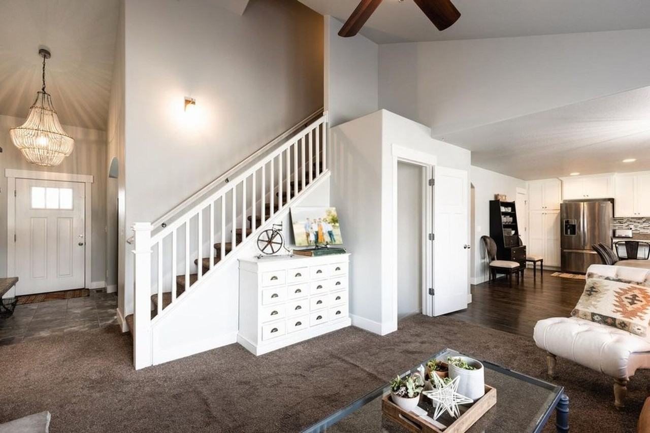 961 E 650 S - Photo 7 of 23