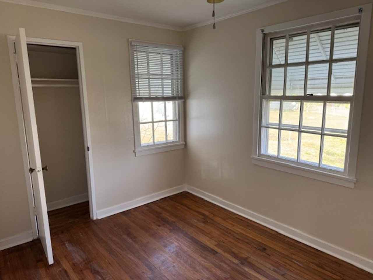 202 Kenneth Blvd - Photo 5 of 12