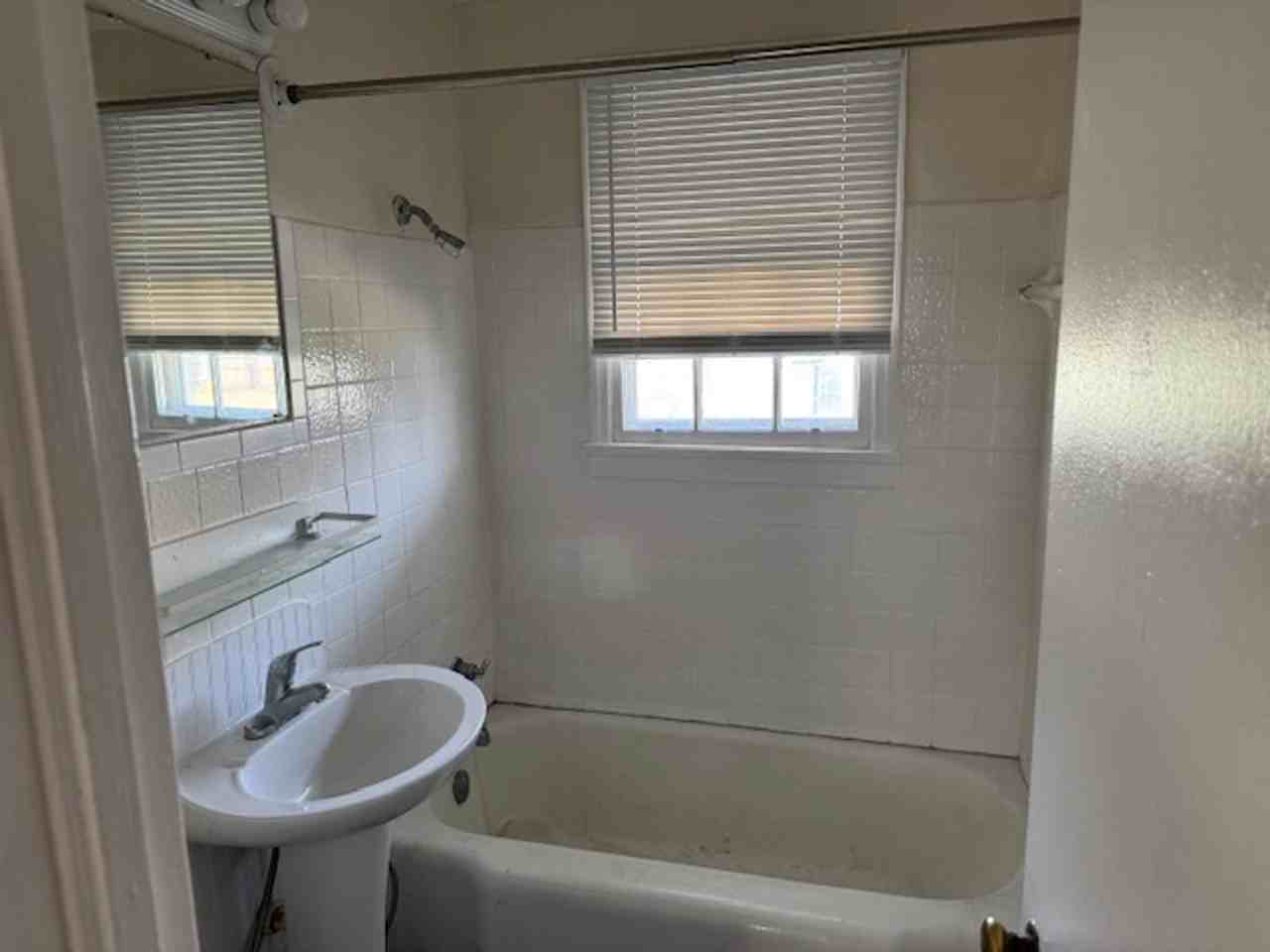 202 Kenneth Blvd - Photo 6 of 12