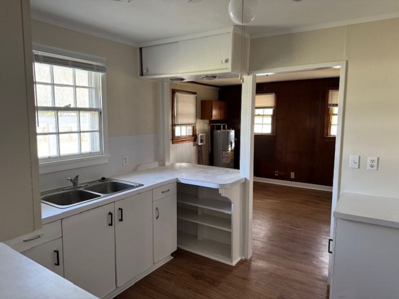 202 Kenneth Blvd - Photo 7 of 12