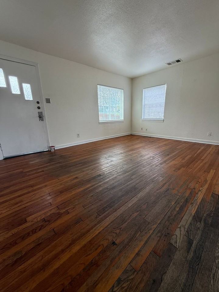 3305 Merrie Lynn Ave - Photo 3 of 14