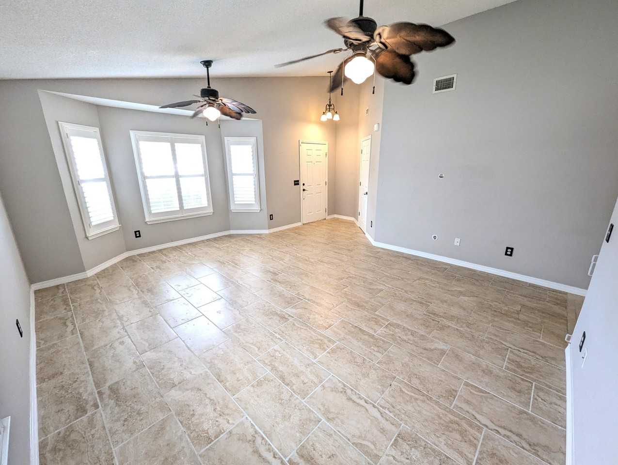 9475 Pine Lilly Ct - Photo 4 of 25