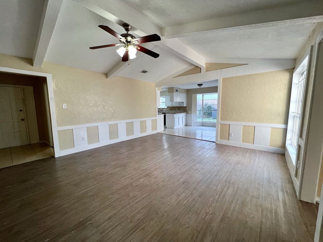 5218 Long Creek Ln - Photo 2 of 9