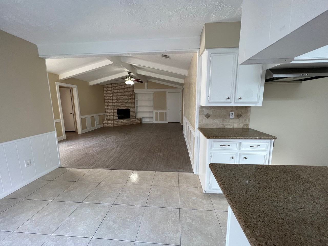 5218 Long Creek Ln - Photo 3 of 9