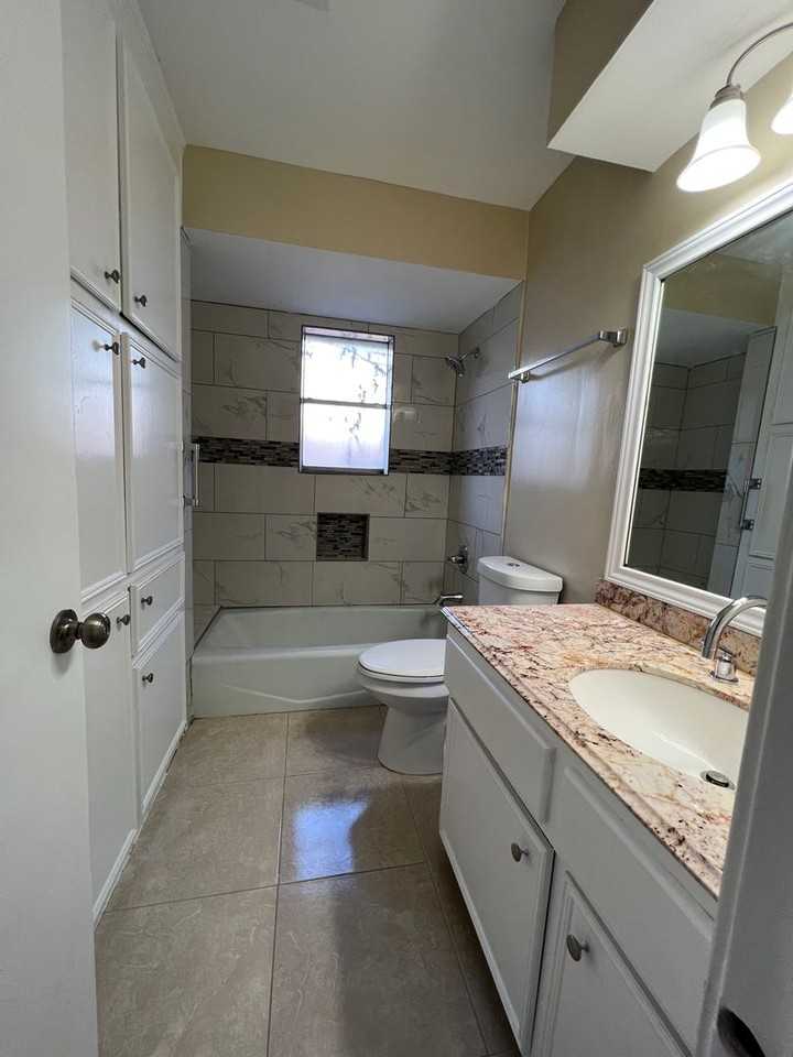 5218 Long Creek Ln - Photo 5 of 9