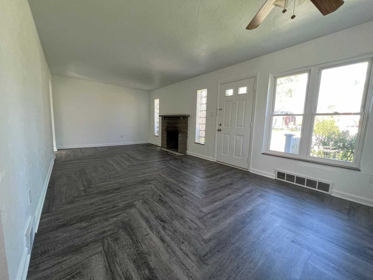 5961 Murdock Ave - Photo 2 of 18