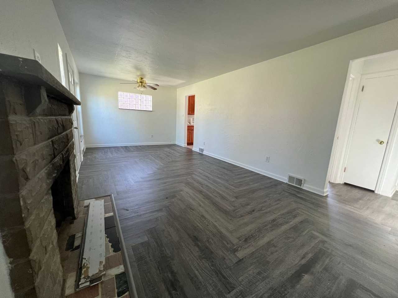 5961 Murdock Ave - Photo 5 of 18