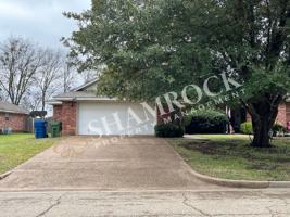 featured image of 515 Shady Park Trl