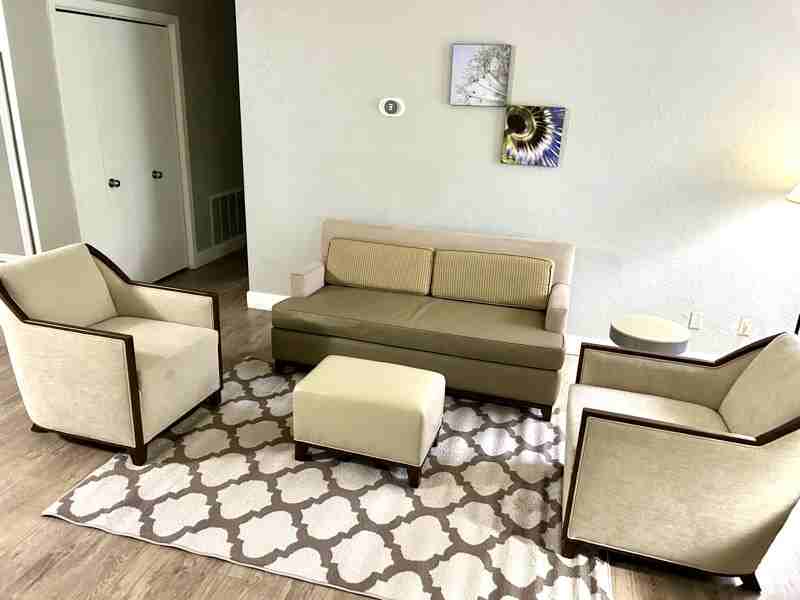 4028 N Illinois Ave #7 - Photo 2 of 16