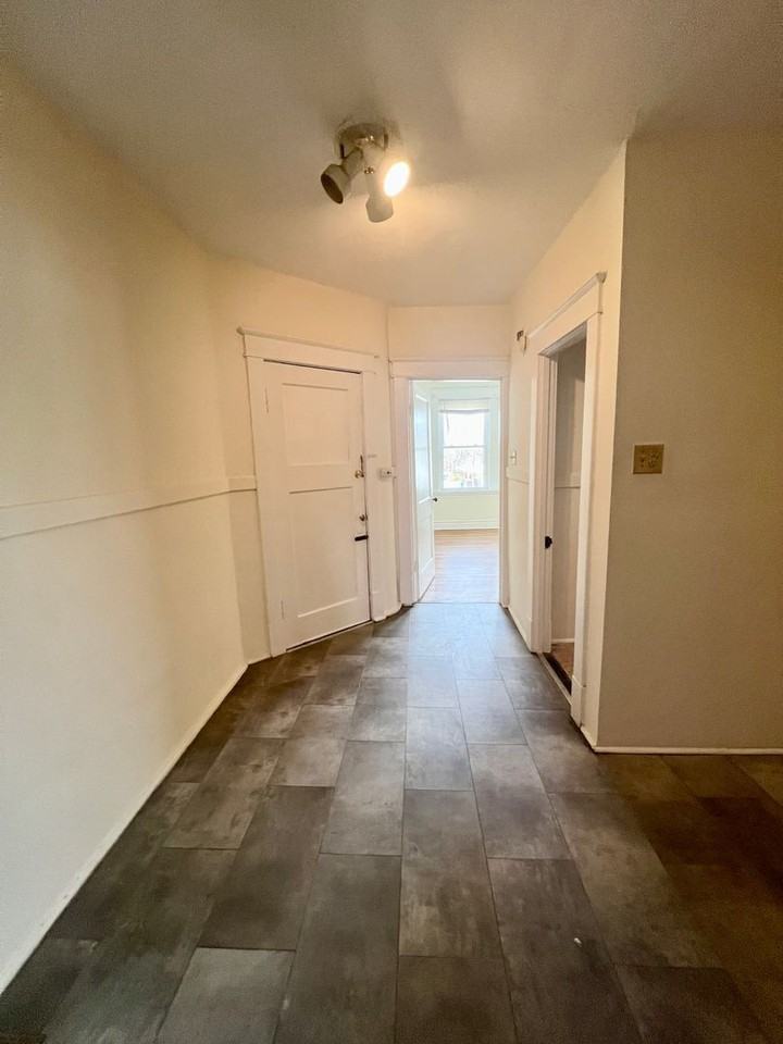 911 Saint Rita Ave #1N - Photo 5 of 7
