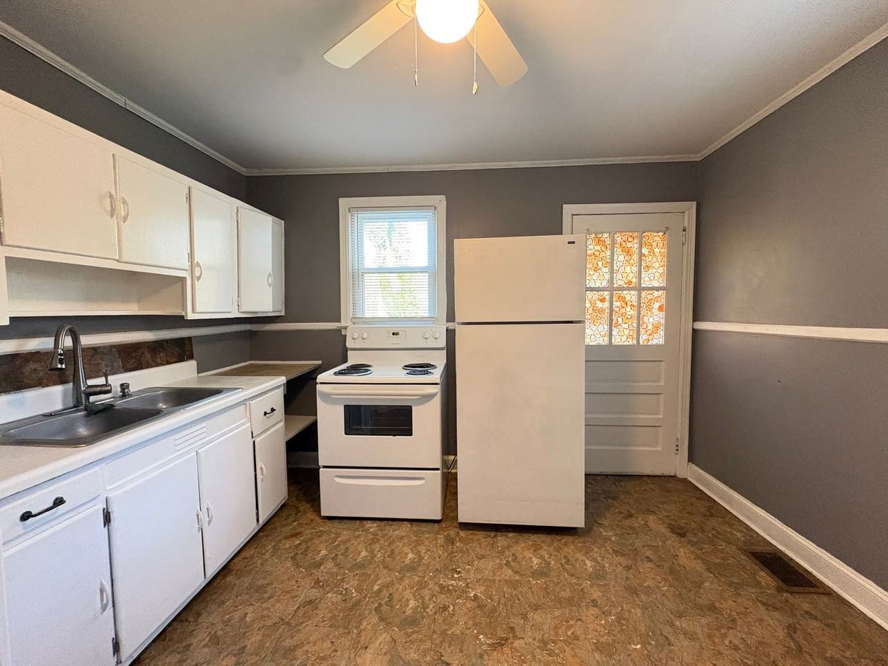 2739 Konnoak Dr - Photo 3 of 9