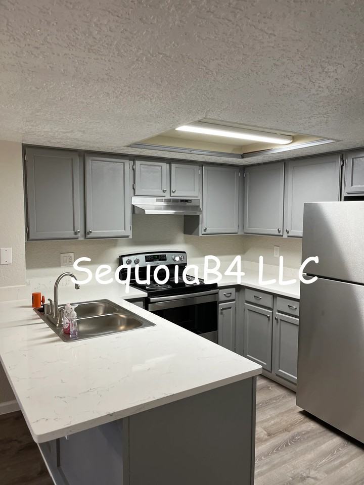 6041 Sequoia Rd Nw #B4 - Photo 2 of 8