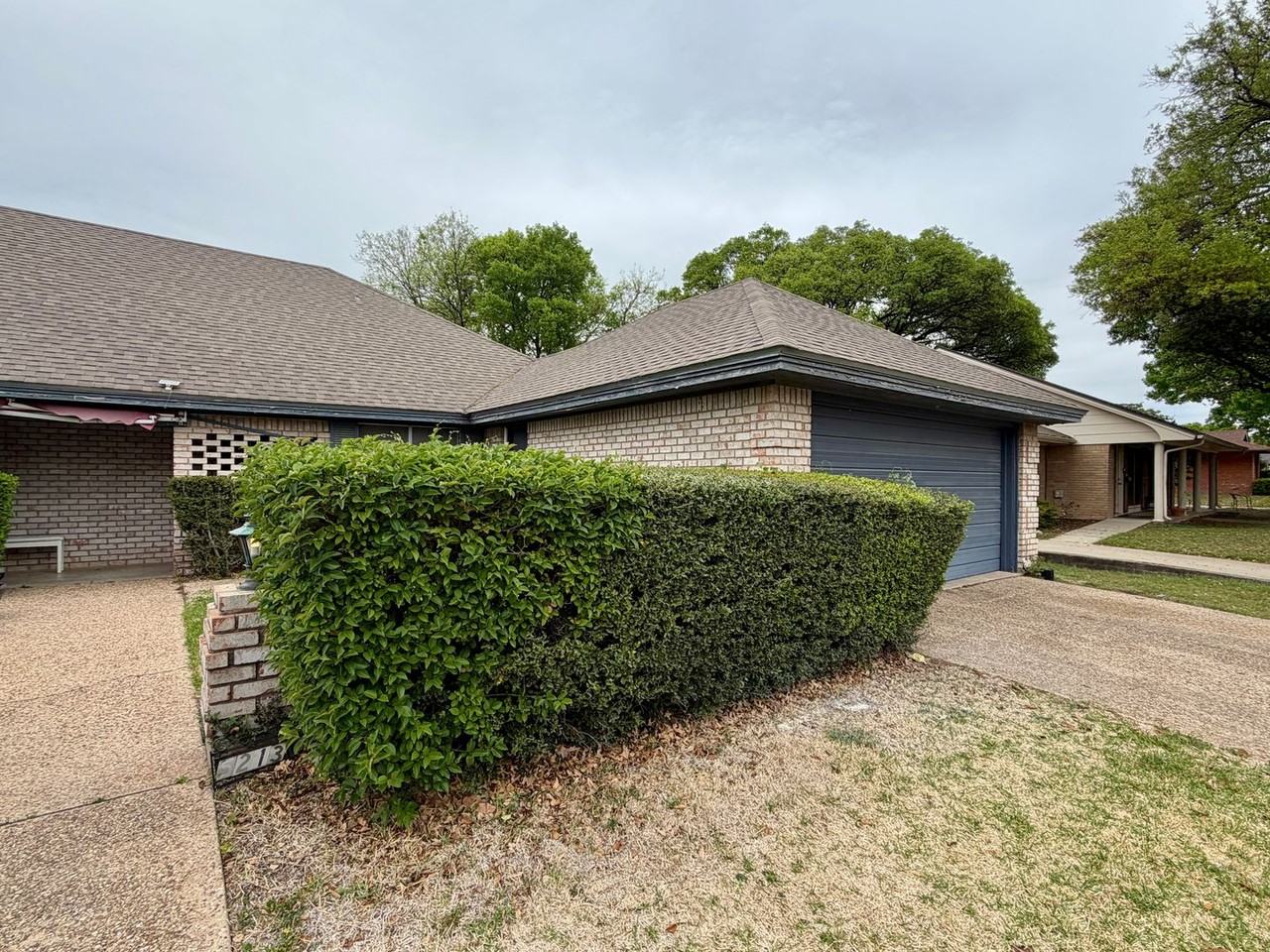 5213 Laurel Lake Dr - Photo 2 of 10