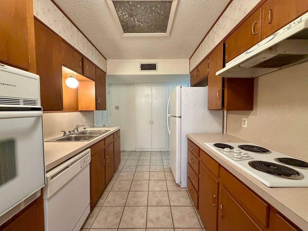 5213 Laurel Lake Dr - Photo 7 of 10