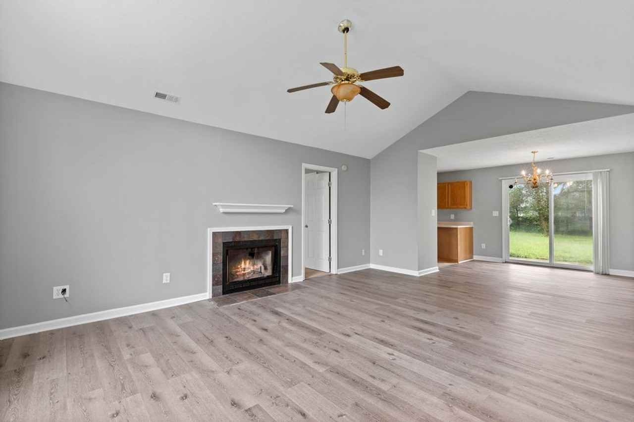 303 Paddock Pl - Photo 2 of 17