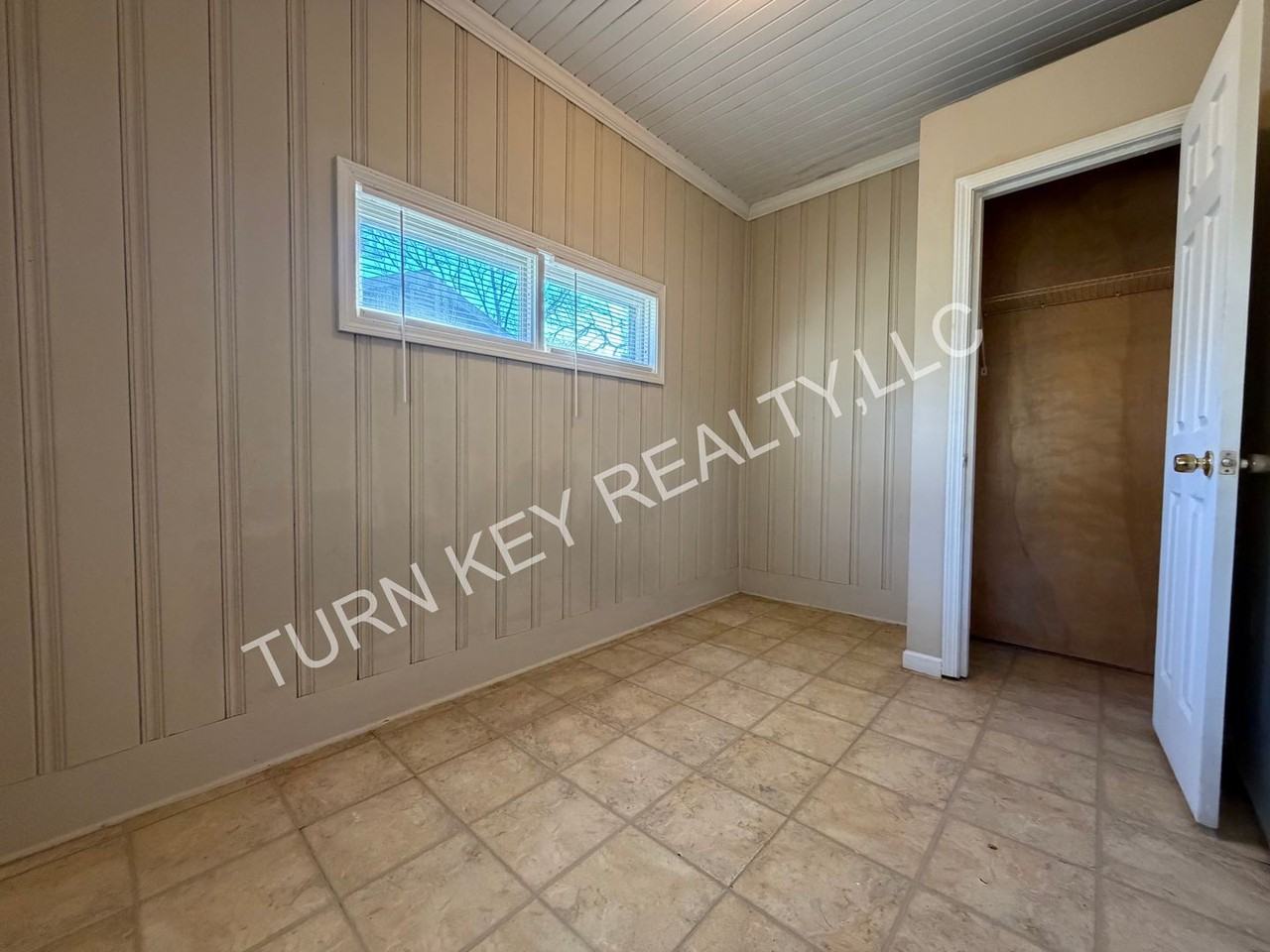 305 Mcpherson Ave - Photo 4 of 14