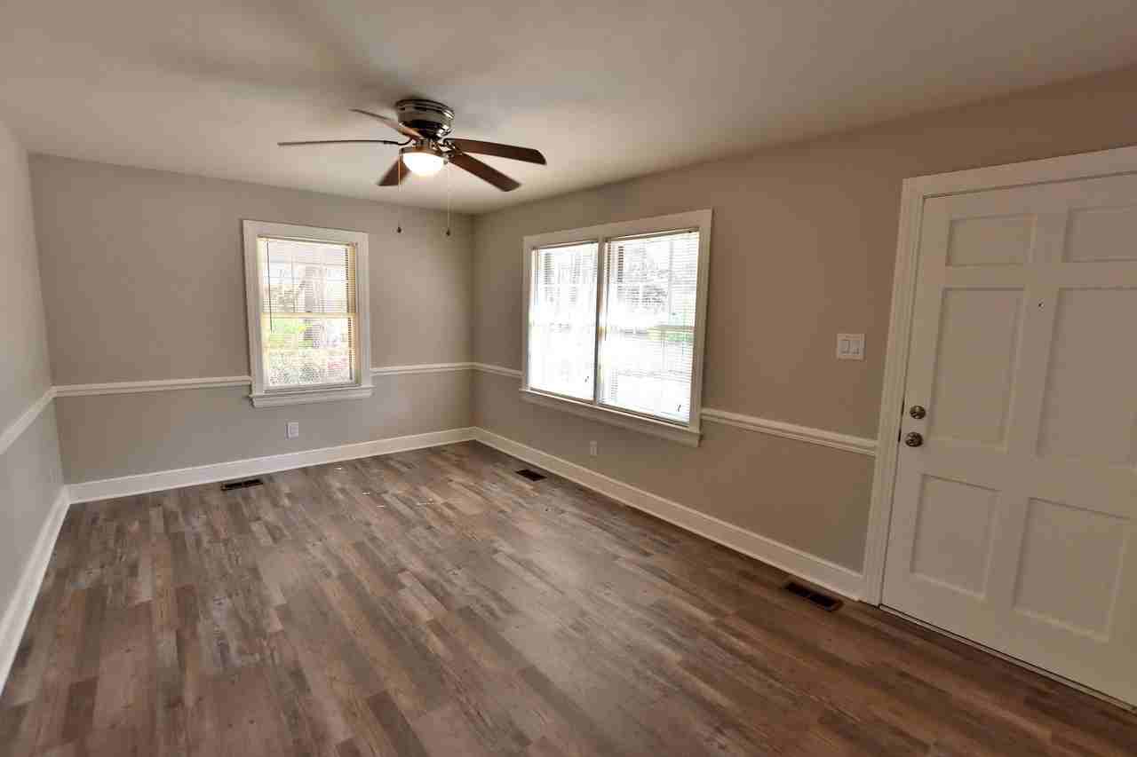 708 Cedarbrook Dr - Photo 3 of 18