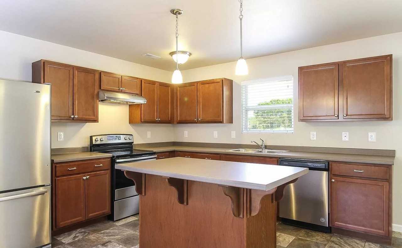 501 Alecia Ave - Photo 4 of 24