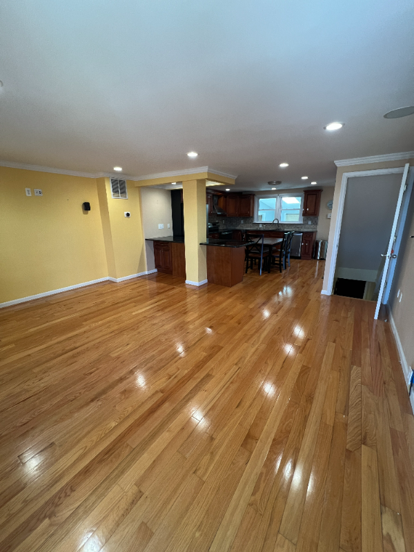 643 47th St - Photo 4 of 20