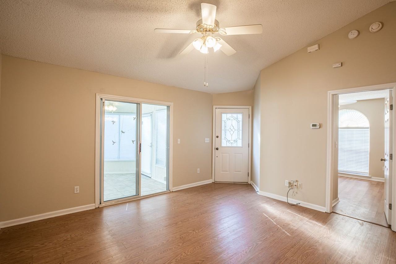 1456 Ellis Trace Dr W - Photo 4 of 27