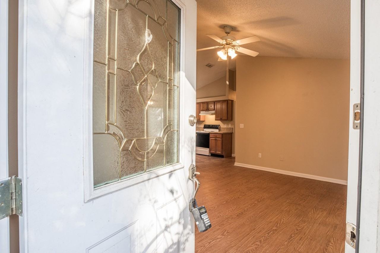 1456 Ellis Trace Dr W - Photo 7 of 27