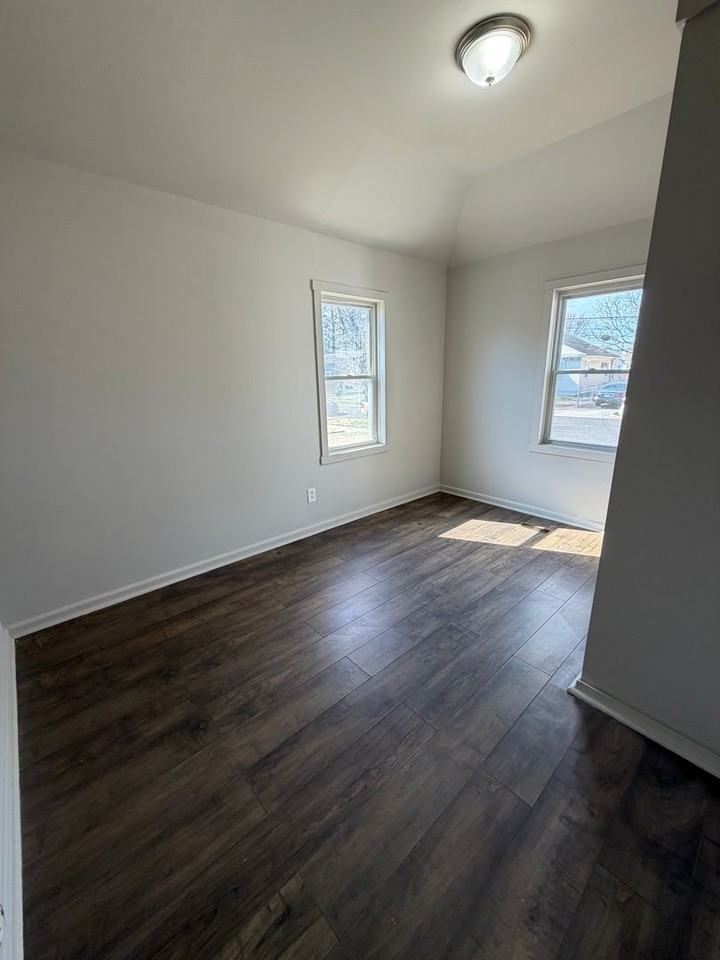 333 Taft St - Photo 6 of 8