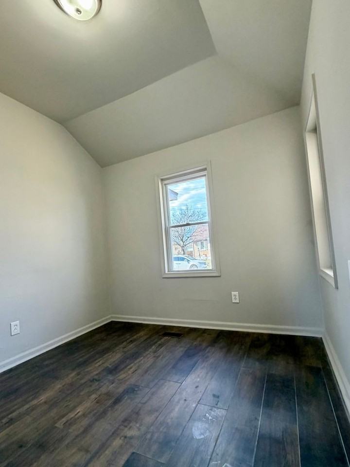 333 Taft St - Photo 7 of 8