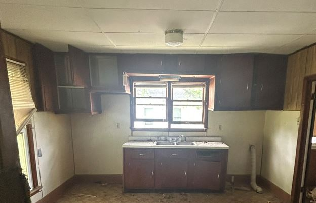 1009 Ernest St - Photo 3 of 6