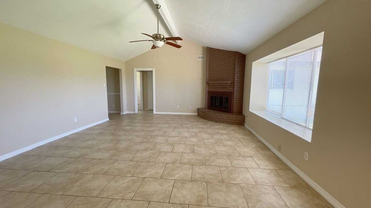 306 Aft Way - Photo 2 of 17