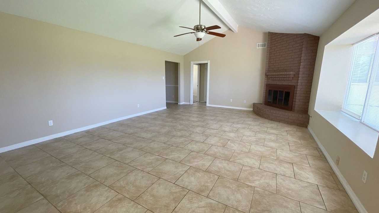 306 Aft Way - Photo 4 of 17