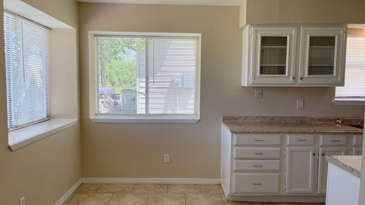 306 Aft Way - Photo 5 of 17