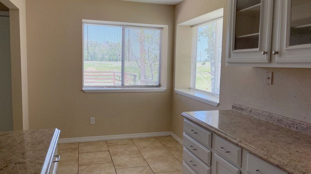 306 Aft Way - Photo 6 of 17