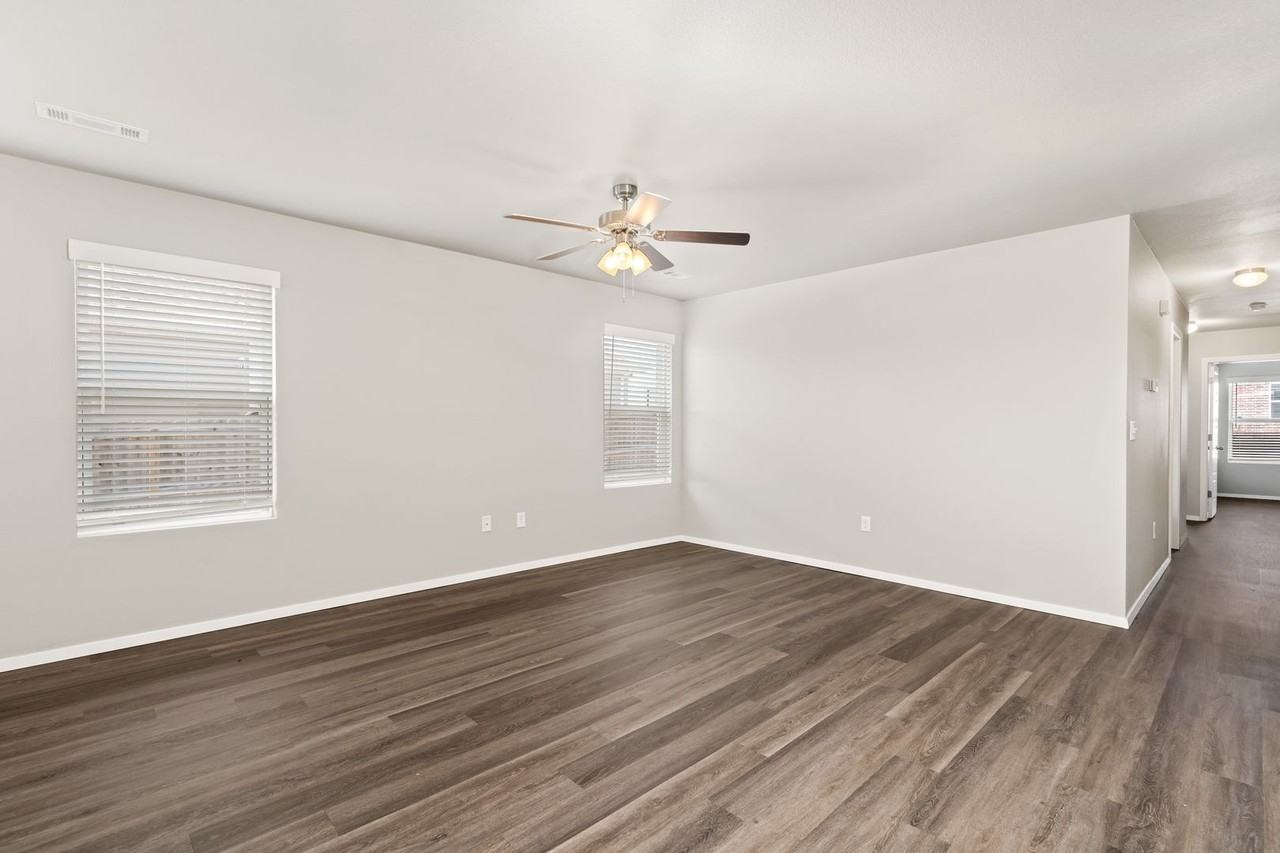 504A W Christopher Dr - Photo 7 of 29