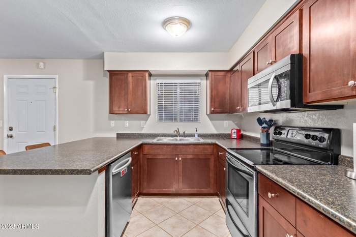 1014 E Spence Ave #107 - Photo 5 of 39