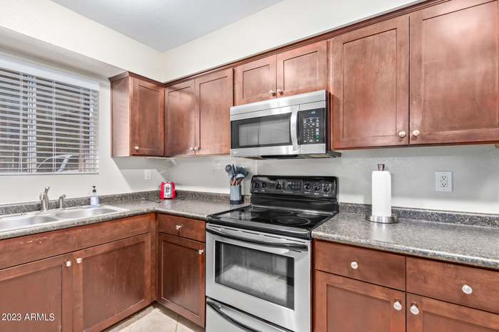 1014 E Spence Ave #107 - Photo 3 of 39