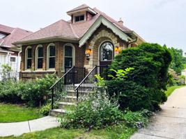 featured image of 2621 N 69th St