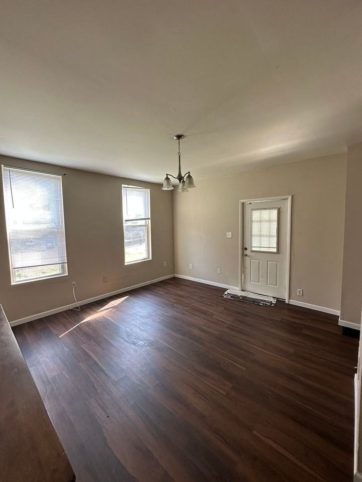 336 Lagro Ave - Photo 5 of 11