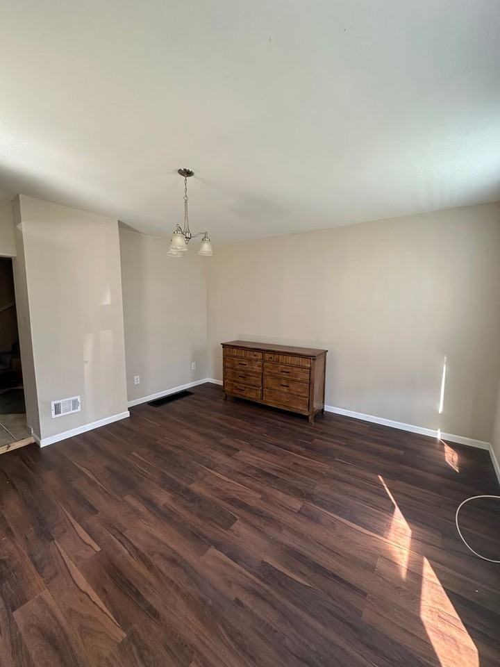 336 Lagro Ave - Photo 6 of 11