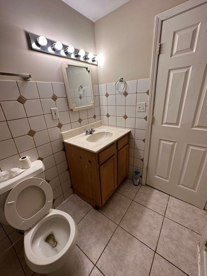 336 Lagro Ave - Photo 7 of 11