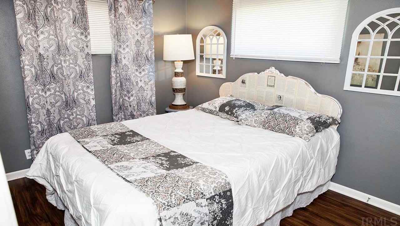 1916 W White River Blvd - Photo 3 of 8