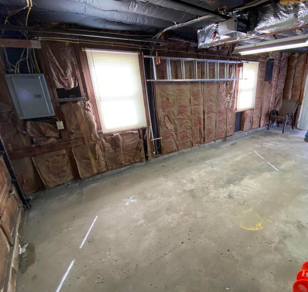 1916 W White River Blvd - Photo 5 of 8