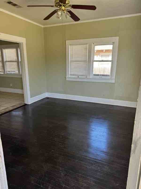 1310 S Jefferson St - Photo 3 of 13