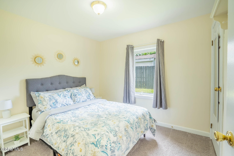 519 Sullivan Way - Photo 5 of 7