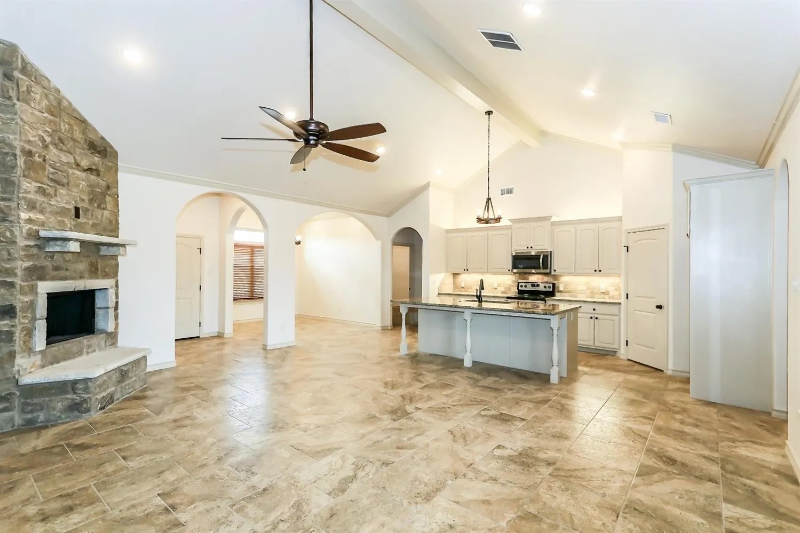 5234 Kemper St - Photo 5 of 20