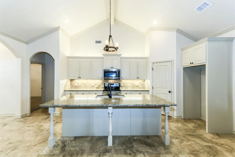 5234 Kemper St - Photo 6 of 20